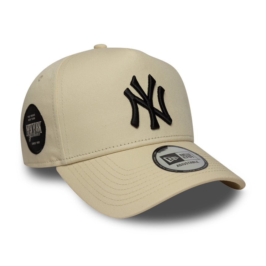 Șapcă New York Yankees bej, patch lateral bej, de tip A-frame, New Era, 9FORTY.