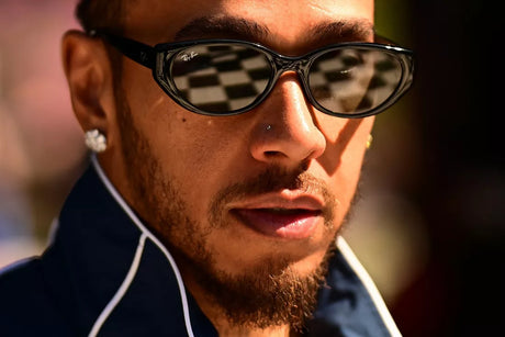 Hamilton cere Ferrari să îmbunătățească comunicarea