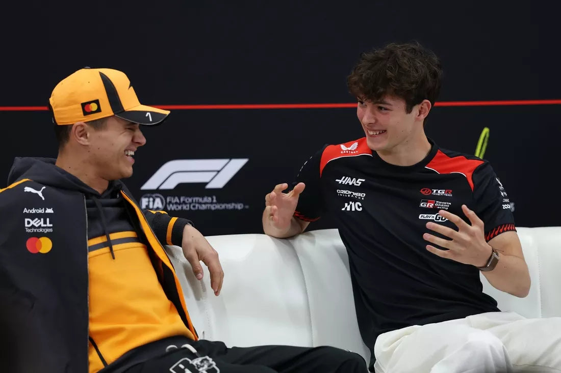 Piloții de Formula 1® vor conduce mini-mașini Lego