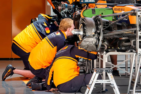 Progresul McLaren și Aston Martin la Marele Premiu