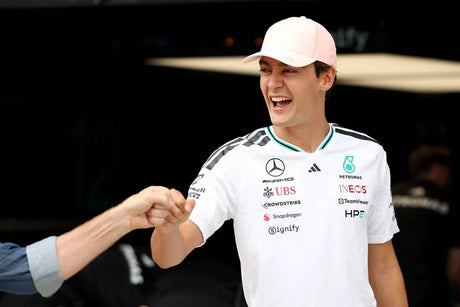 George Russell stabilește ritmul în FP1 la Barcelona