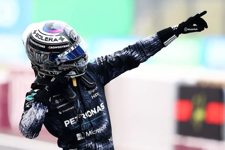 Antonelli câștigă cursa sprint în fața lui Hamilton