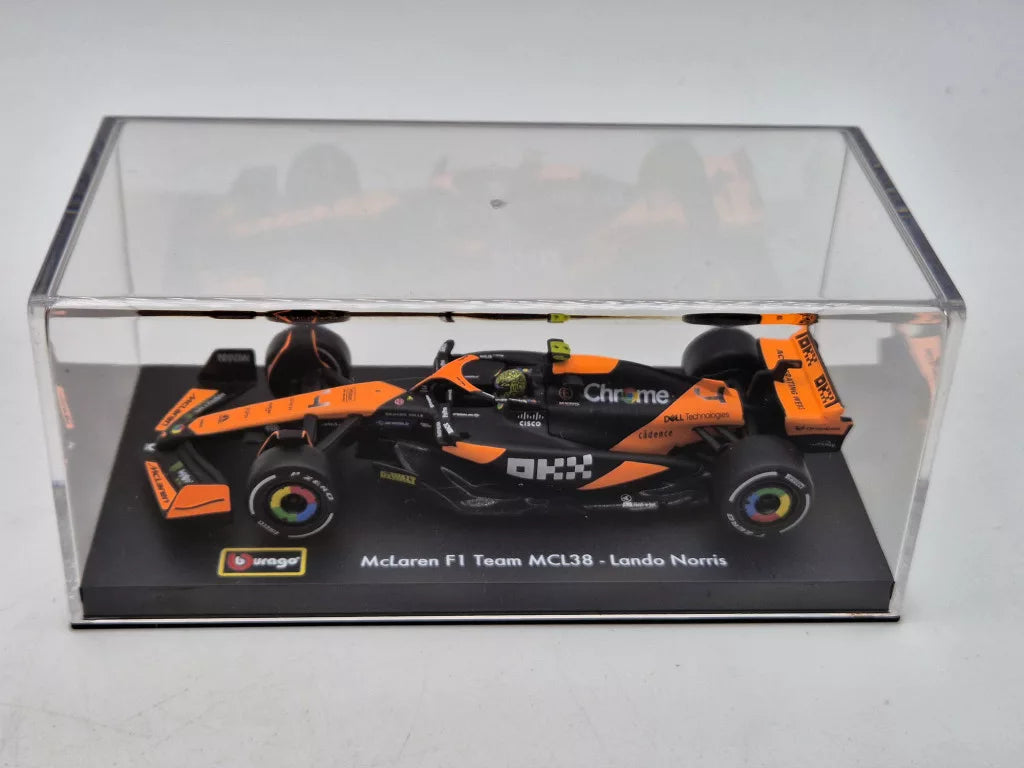 Mașinuță model McLaren, Bburago, Lando Norris, livery Miami, cutie acrilică, MCL38 🔥